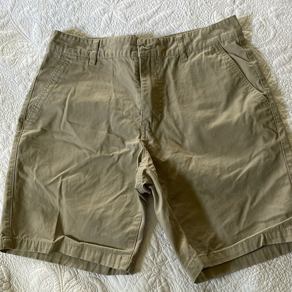 Forever 21 in‎ men's tan shorts size 30